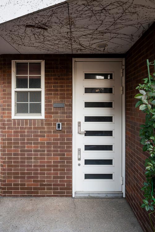house-entrance-old-japanese-building (1)
